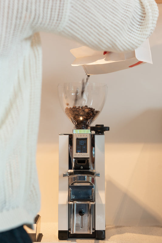 Verschillende koffie brandprofielen uitgelegd: van light tot dark roast