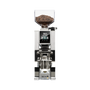 Eureka Mignon Stark W grind-by-weight koffiemolen in het zwart, met een bonenreservoir en een digitaal display aan de voorzijde.